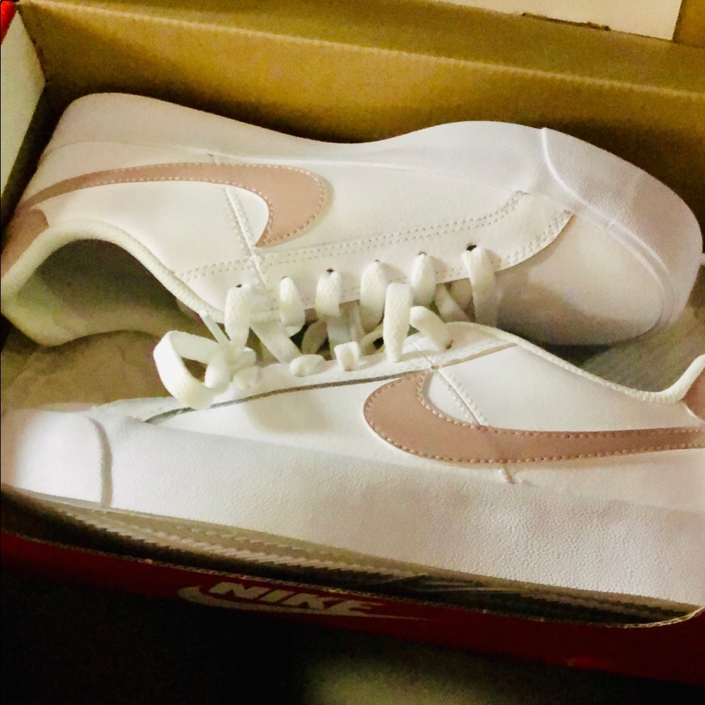 Women’s Nike Court Royale AC